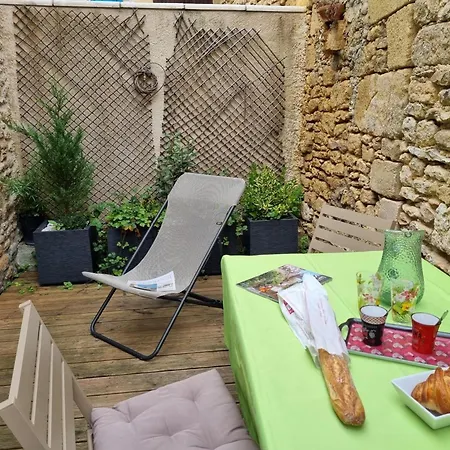 Chaleureuse Escapade Perigourdine Avec Terrasse Et Mezzanine - Fr-1-616-419 Semesterbostad