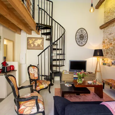 Chaleureuse Escapade Perigourdine Avec Terrasse Et Mezzanine - Fr-1-616-419 *